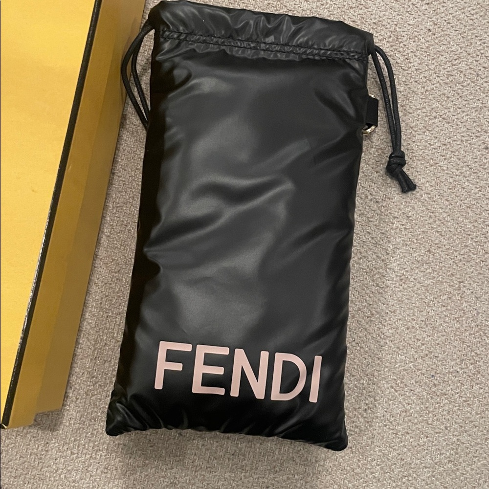 Fendi Sunglasses pouch - new with box - Picture 2 of 5